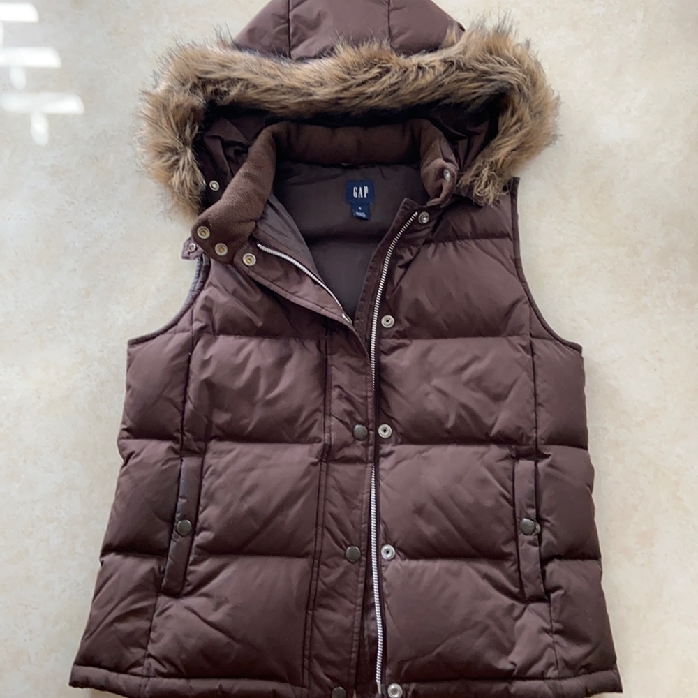 Gap vest